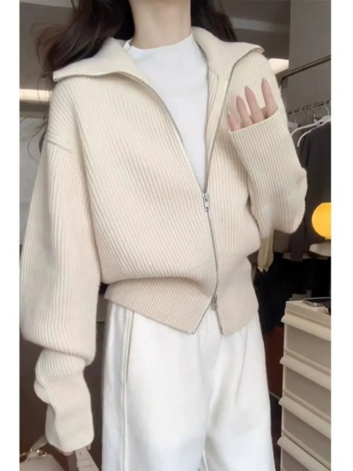 Ladies Thickened Double Zipper Knitted Open Cardigan Soft Cozy Sweater Jacket Short Style Top Commute Style Korean Loose Fit
Ladies Thickened Double Zipper Knitted Open Cardigan Soft Cozy Sweater Jacket Short Style Top Commute Style Korean Loose Fit