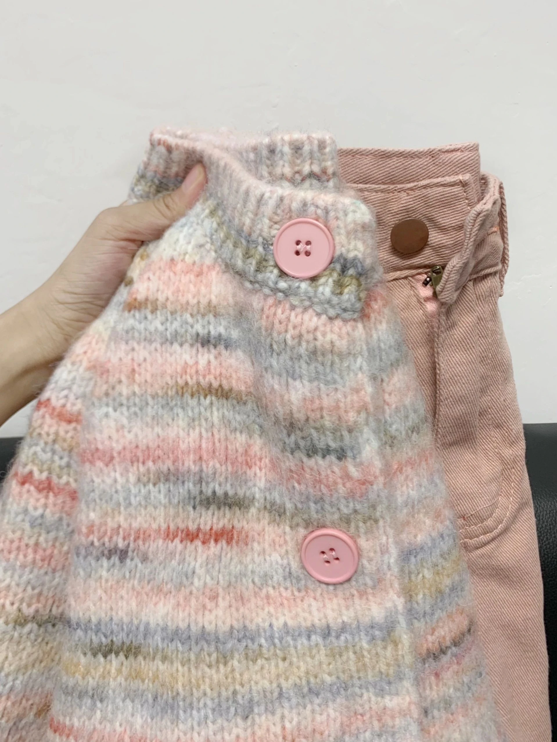Pink Color Block Short Knit Cardigan Women's Outerwear Soft Long Sleeve Commute Style Korean Version Warm Sweater Coat
Pink Color Block Short Knit Cardigan Women's Outerwear Soft Long Sleeve Commute Style Korean Version Warm Sweater Coat