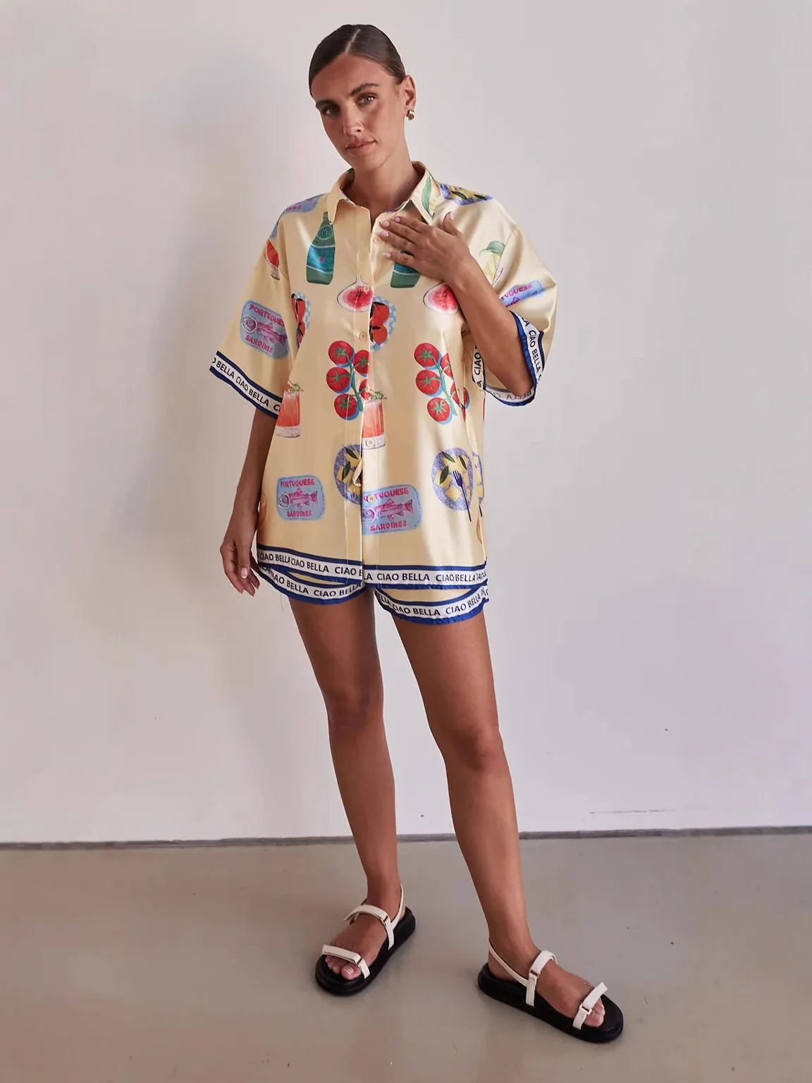 В наличии, лето 2025 года, европейская и американская трансграничная повседневная домашняя одежда, мультяшный расклешенный свитер с лацканами, комплект с шортами с короткими рукавами
В наличии, лето 2025 года, европейская и американская трансграничная повседневная домашняя одежда, мультяшный расклешенный свитер с лацканами, комплект с шортами с короткими рукавами