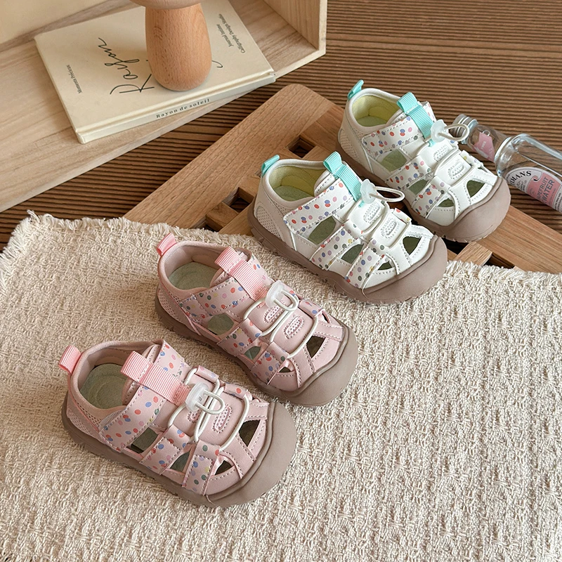Baby & Girls Sandals Summer 2026 Soft-Soled Closed-Toe Sandals Non-Slip Sole Breathable & Versatile Beach Shoes Sizes EU 23-32
Baby & Girls Sandals Summer 2026 Soft-Soled Closed-Toe Sandals Non-Slip Sole Breathable & Versatile Beach Shoes Sizes EU 23-32