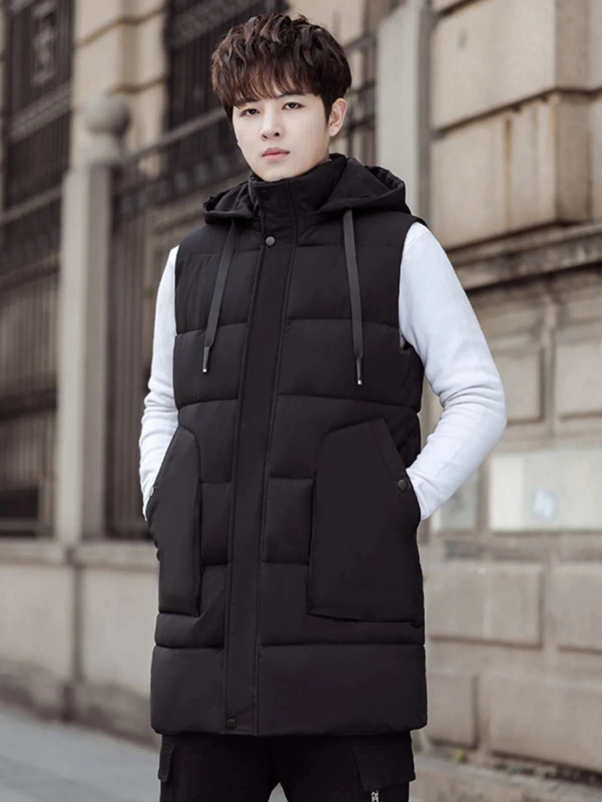 Модный утепленный длинный хлопковый жилет для мужчин, новая зимняя модель, с хлопковыми подплечниками, теплый рабочий жилет-куртка для молодежи
Модный утепленный длинный хлопковый жилет для мужчин, новая зимняя модель, с хлопковыми подплечниками, теплый рабочий жилет-куртка для молодежи