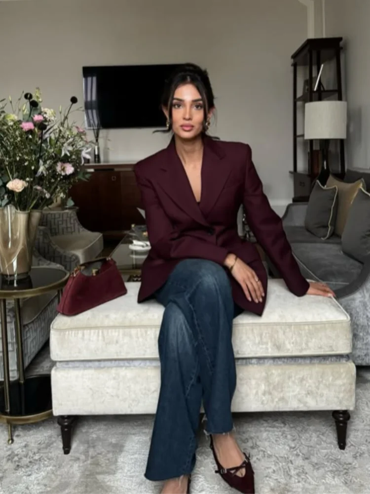 Chic Solid Full Sleeve Blazer Coat Women Fashion Lapel Single Breasted Slim Fit Pad Shoulder Tops 2025 Autumn Lady Streetwear
Chic Solid Full Sleeve Blazer Coat Women Fashion Lapel Single Breasted Slim Fit Pad Shoulder Tops 2025 Autumn Lady Streetwear