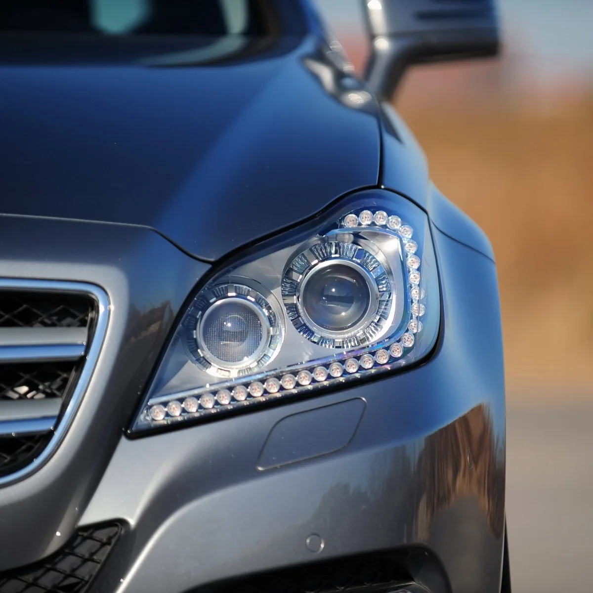 A PairSuitable For 12-15 Mercedes-Benz CLS Headlight Assembly W218 Modified New LED Daytime Running Light Steering Lens Light
A PairSuitable For 12-15 Mercedes-Benz CLS Headlight Assembly W218 Modified New LED Daytime Running Light Steering Lens Light