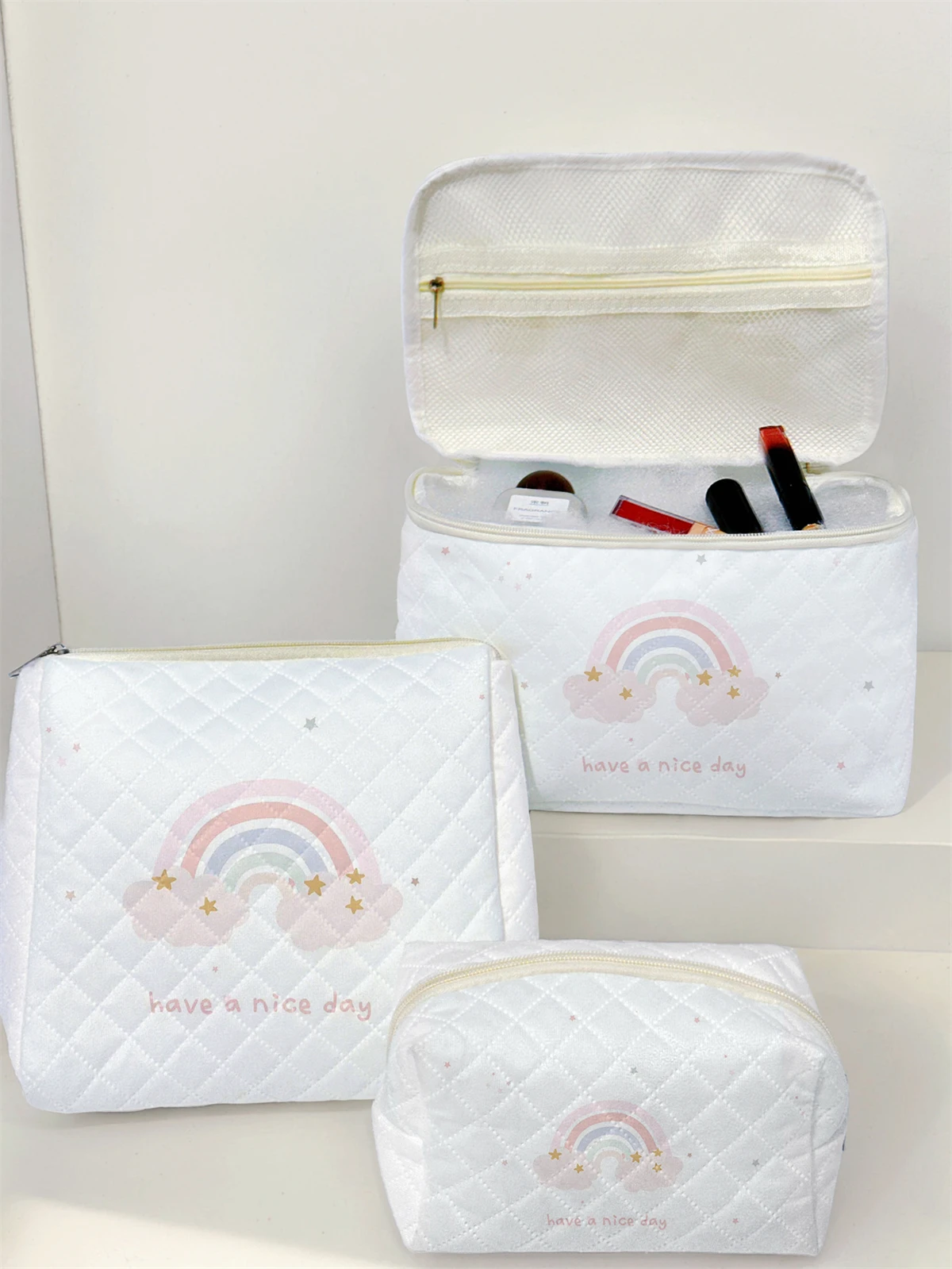 1 Set Portable Makeup Bag, Large Capacity Design, Easily Accommodate Your Cosmetics, Lightweight And Portable For Storing Cosmet
1 Set Portable Makeup Bag, Large Capacity Design, Easily Accommodate Your Cosmetics, Lightweight And Portable For Storing Cosmet