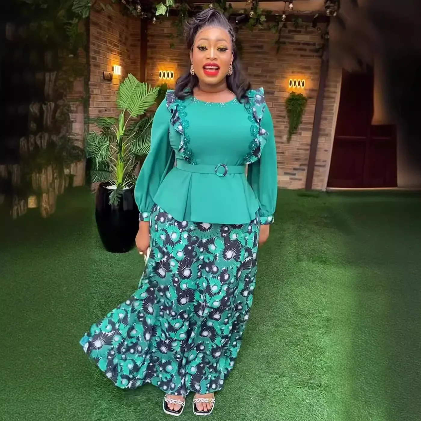 African Clothes for Women 2 PCS Sets Tops And Skirts Suits Dashiki Ankara Turkey Outfits Gown Plus Size Wedding Party Dresses
African Clothes for Women 2 PCS Sets Tops And Skirts Suits Dashiki Ankara Turkey Outfits Gown Plus Size Wedding Party Dresses