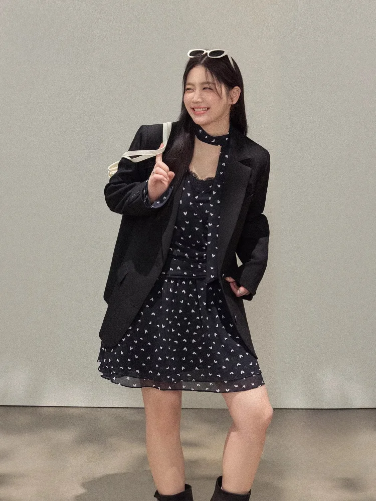 Комплект с юбкой и блузкой больших размеров с принтом в виде сердец для женщин, корейский стиль, облегающий крой, высокая талия, А-силуэт, длинный рукав, осенняя мода
Комплект с юбкой и блузкой больших размеров с принтом в виде сердец для женщин, корейский стиль, облегающий крой, высокая талия, А-силуэт, длинный рукав, осенняя мода