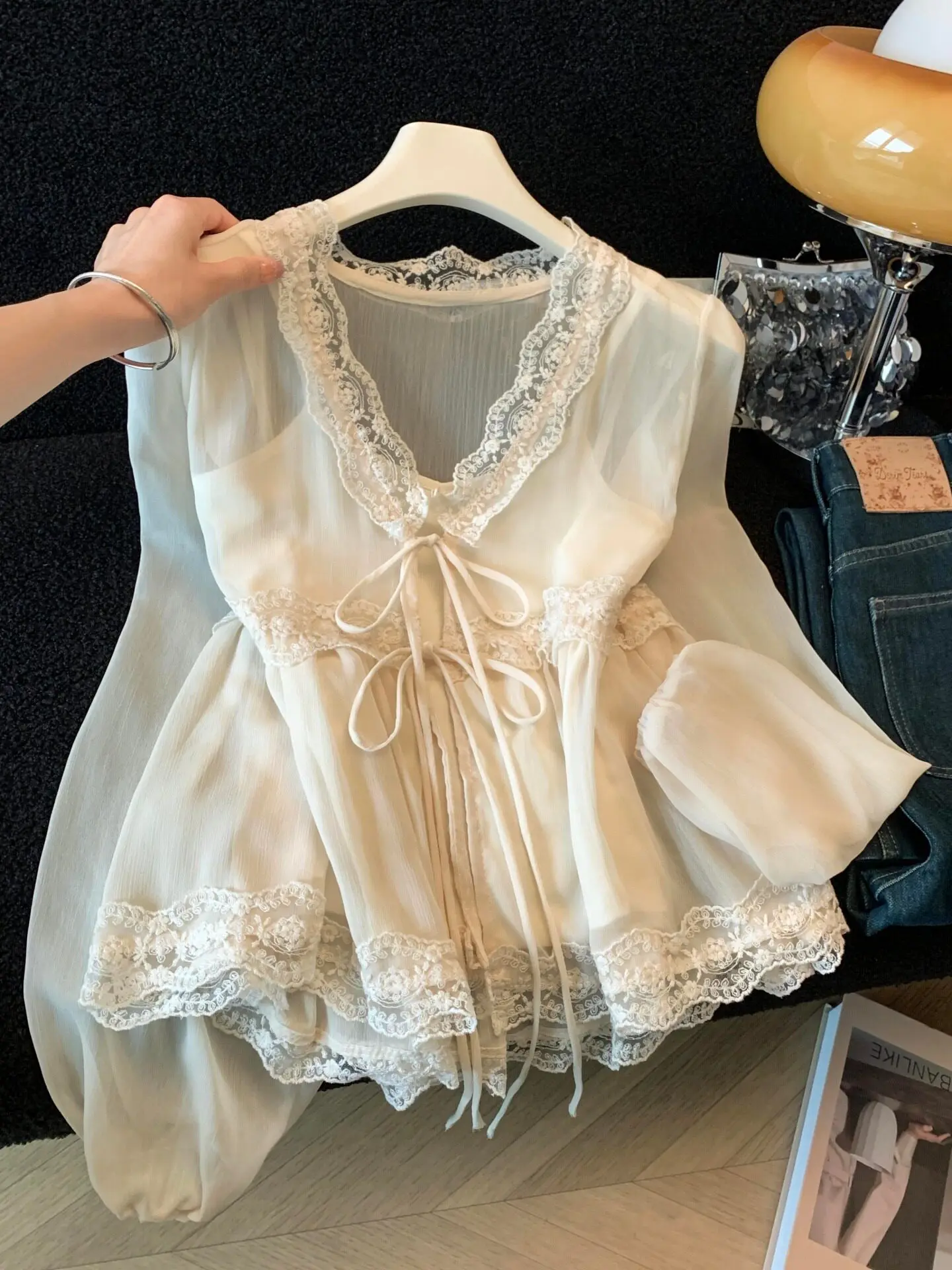 Lace Trim Sun Protection Shirt Women's Summer Fashion Layering Tank Top Two-Piece Set Korean Style Loose Bubble Sleeve Cardigan
Lace Trim Sun Protection Shirt Women's Summer Fashion Layering Tank Top Two-Piece Set Korean Style Loose Bubble Sleeve Cardigan