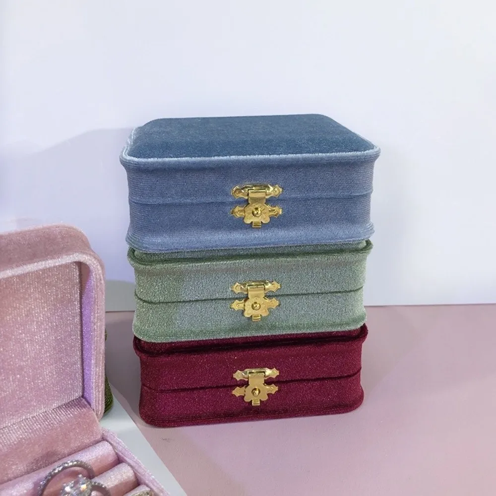 New Velvet Flocking Jewelry Storage Case Elegant Portable Jewellery Organizer Compact Sturdy Buckle Storage Box Jewelry Storage
New Velvet Flocking Jewelry Storage Case Elegant Portable Jewellery Organizer Compact Sturdy Buckle Storage Box Jewelry Storage
