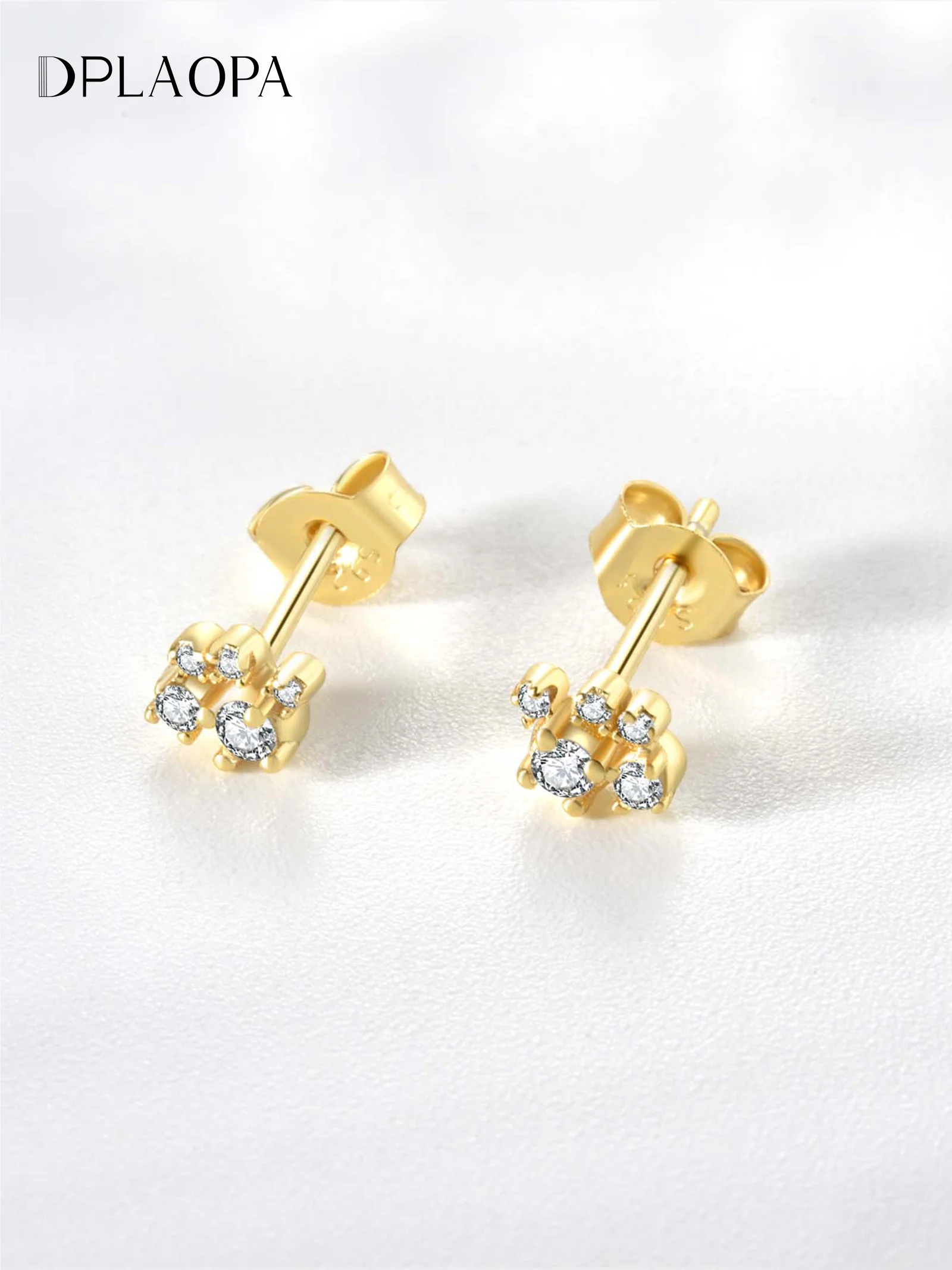 DPLAOPA 925, женские новые серьги из стерлингового серебра, крошечные прозрачные цирконы с фианитом, милые эффектные простые элегантные серьги, ювелирные изделия
DPLAOPA 925, женские новые серьги из стерлингового серебра, крошечные прозрачные цирконы с фианитом, милые эффектные простые элегантные серьги, ювелирные изделия