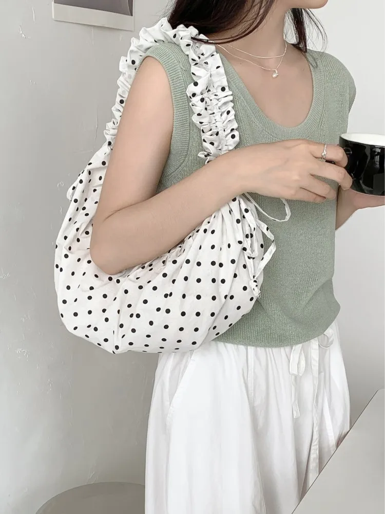 Polka Dot Shoulder Bags Women 2025 New Summer Fashion Korean Nylon Fold Large Capacity Underarm Bag Simple Casual Trend Handbags
Polka Dot Shoulder Bags Women 2025 New Summer Fashion Korean Nylon Fold Large Capacity Underarm Bag Simple Casual Trend Handbags