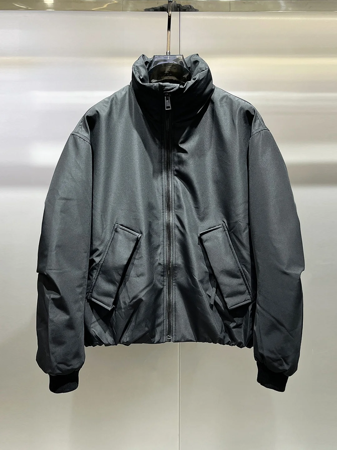 Loose ort Men's down Jaet Windproof Stand Collar Thi Outerwear Simple Match Winter Youth Faion Warm Zipper Closure
Loose ort Men's down Jaet Windproof Stand Collar Thi Outerwear Simple Match Winter Youth Faion Warm Zipper Closure