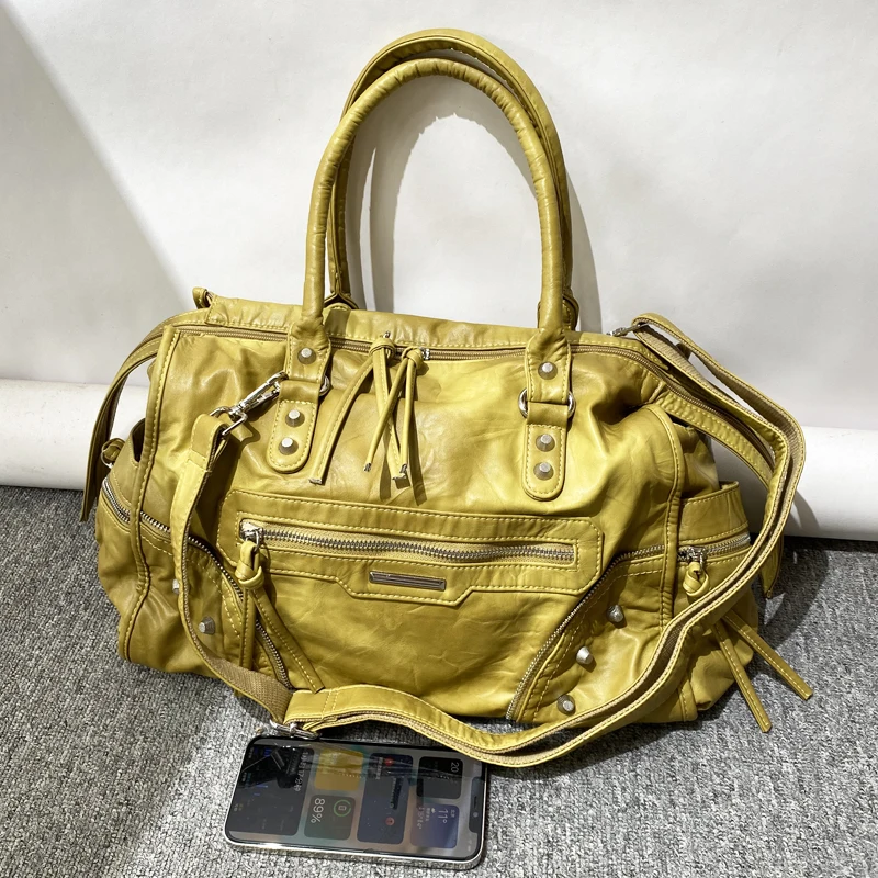 Pillow Bags For Women Luxury Designer Handbag And Purses 2026 New In PU Washing Process Rivet Multiple Pockets Underarm Shoulder
Pillow Bags For Women Luxury Designer Handbag And Purses 2026 New In PU Washing Process Rivet Multiple Pockets Underarm Shoulder