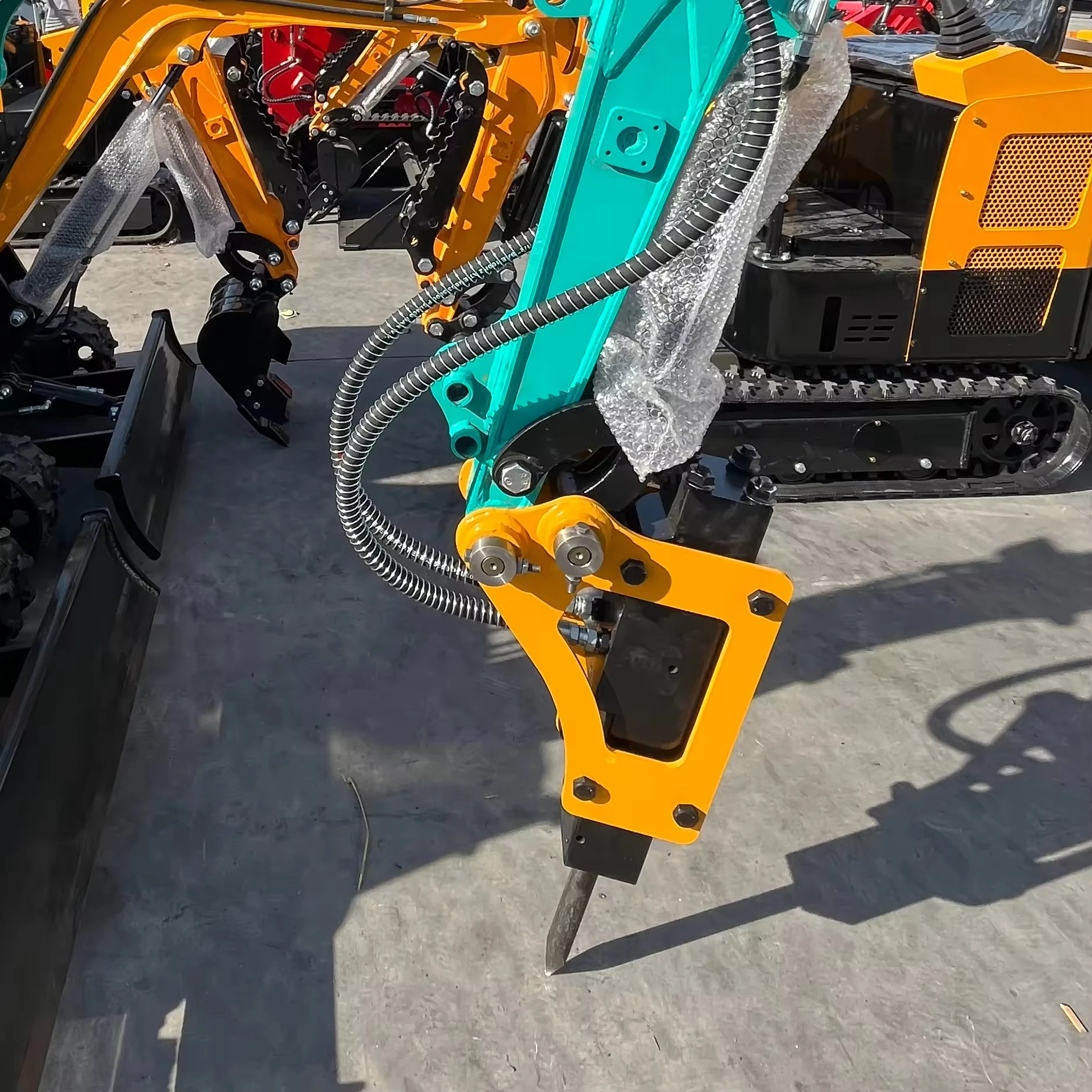 Construction Machinery Attachments Parts Small Mini Excavator Hydraulic Breaker Hammer With Mini Excavator
Construction Machinery Attachments Parts Small Mini Excavator Hydraulic Breaker Hammer With Mini Excavator