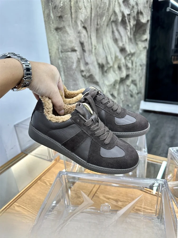 Women's Comfortable Casual Sports Shoes Warm Wool Inner Layer Top Layer Cowhide Leather Autumn Winter Versatile Low Cut
Women's Comfortable Casual Sports Shoes Warm Wool Inner Layer Top Layer Cowhide Leather Autumn Winter Versatile Low Cut