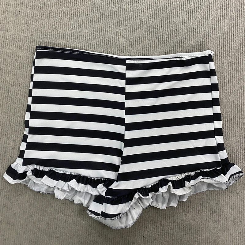 Japanese Kawaii Aesthetic Simplicity Creative Flounced Hot Pants Y2K Street Casual Sexy Spice Girls Elastic Waist Casual Shorts
Japanese Kawaii Aesthetic Simplicity Creative Flounced Hot Pants Y2K Street Casual Sexy Spice Girls Elastic Waist Casual Shorts
