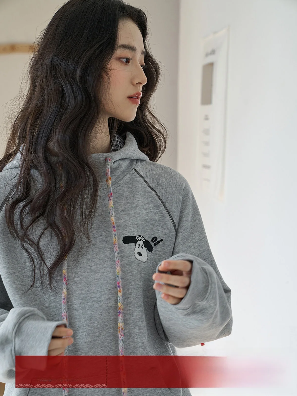 Женская толстовка MoZao с капюшоном и вышивкой, свободного кроя, приталенная, повседневная, с длинным рукавом, весна 2026, в корейском стиле
Женская толстовка MoZao с капюшоном и вышивкой, свободного кроя, приталенная, повседневная, с длинным рукавом, весна 2026, в корейском стиле