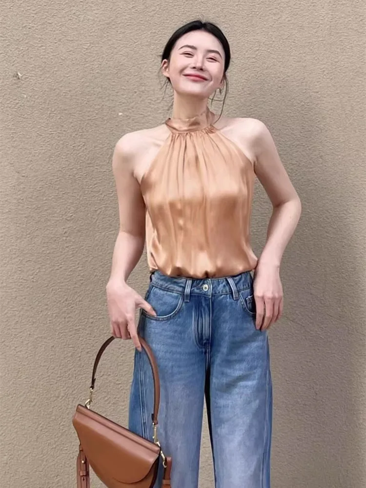 Chic Halter Neck Strap Satin Camisole Women's Summer Pleated Elegant Off Shoulder Tank Top Fashion Female Clothes
Chic Halter Neck Strap Satin Camisole Women's Summer Pleated Elegant Off Shoulder Tank Top Fashion Female Clothes