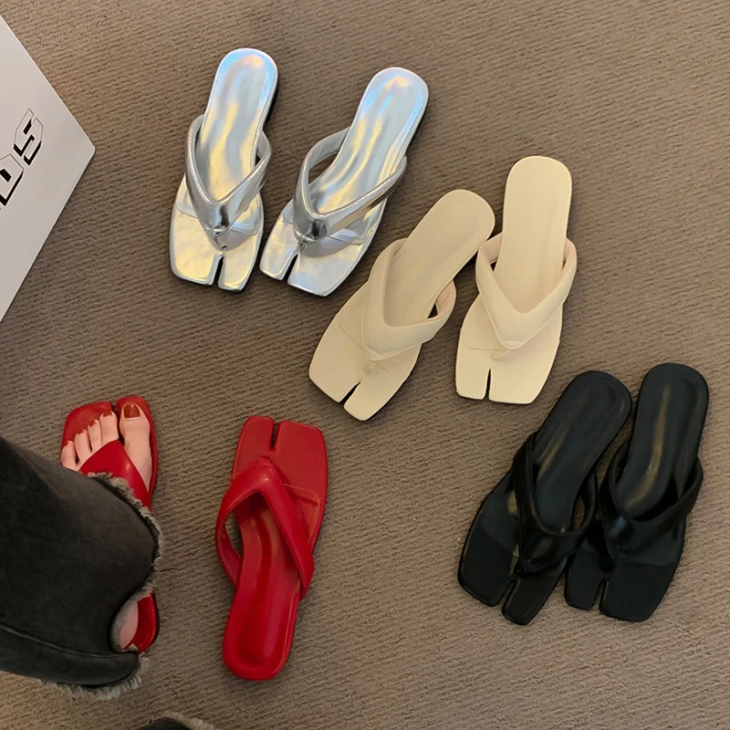 2025 Summer Women's Clip Toe Slippers Fashion Flats Slides Comfort Outdoor Beach Vacation Flip Flop
2025 Summer Women's Clip Toe Slippers Fashion Flats Slides Comfort Outdoor Beach Vacation Flip Flop
