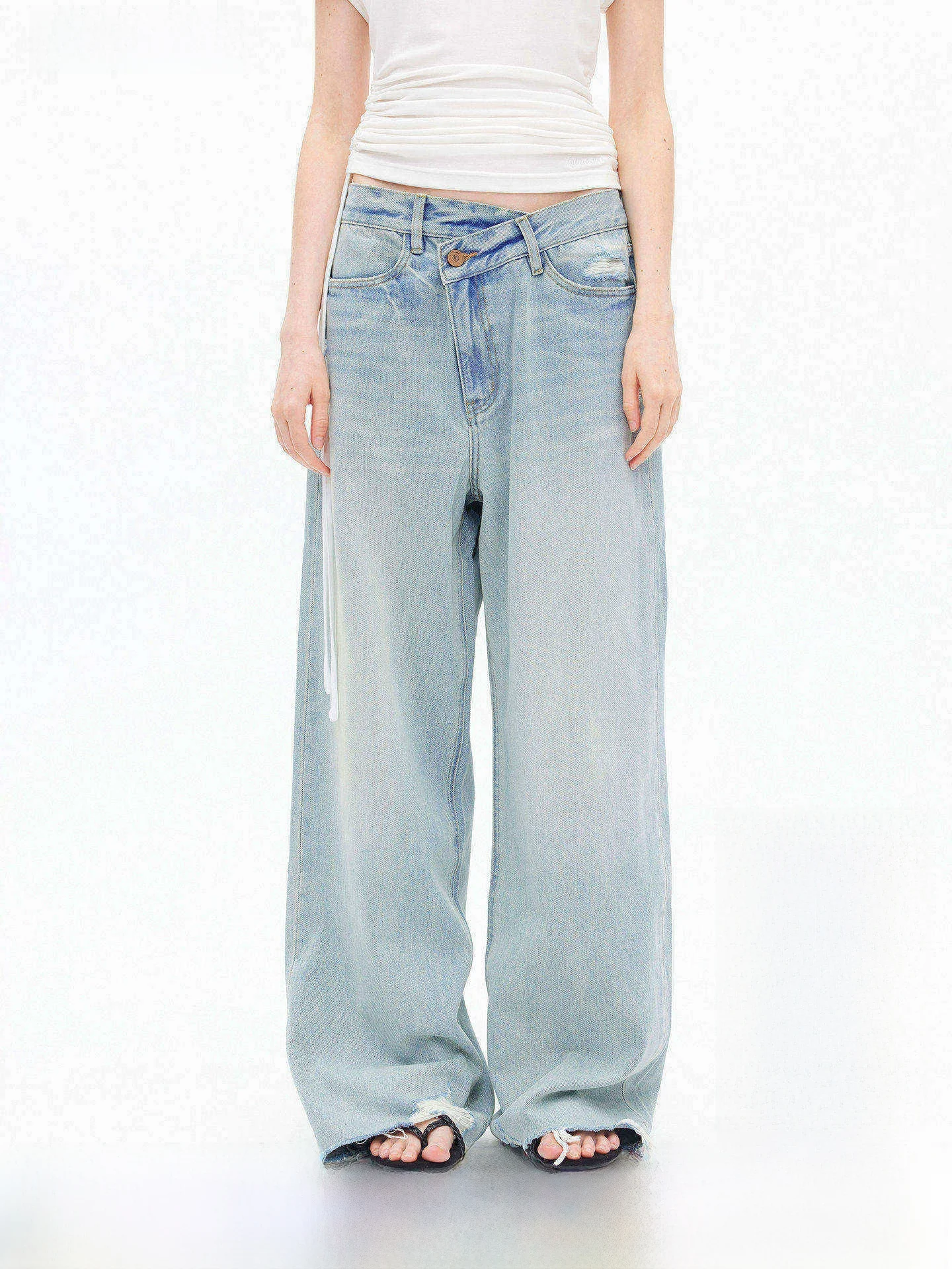 Aftadawn CR199502 Pure Cotton Light Wash Low Waist Cuffed Straight Leg Distressed Zipper Fly Denim Jeans Casual Women's Jeans
Aftadawn CR199502 Pure Cotton Light Wash Low Waist Cuffed Straight Leg Distressed Zipper Fly Denim Jeans Casual Women's Jeans