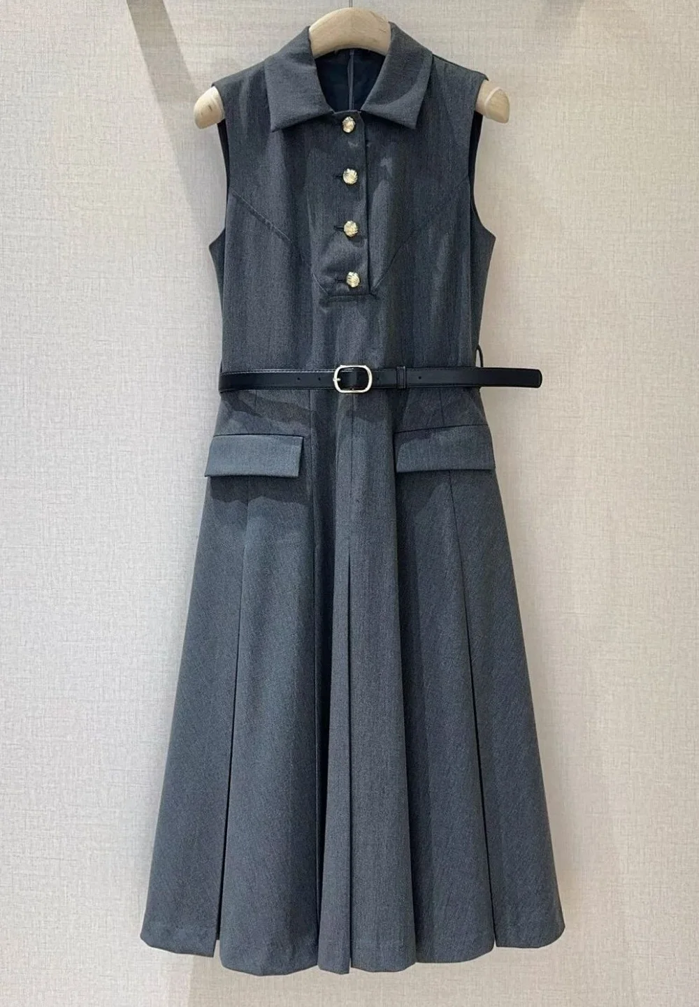 Top Quality New Spring Dress 2026 Fashion Designer Clothes Women Turn-down Collar Belt Pocket Patchwork Mid-Calf Grey Dress Work
Top Quality New Spring Dress 2026 Fashion Designer Clothes Women Turn-down Collar Belt Pocket Patchwork Mid-Calf Grey Dress Work