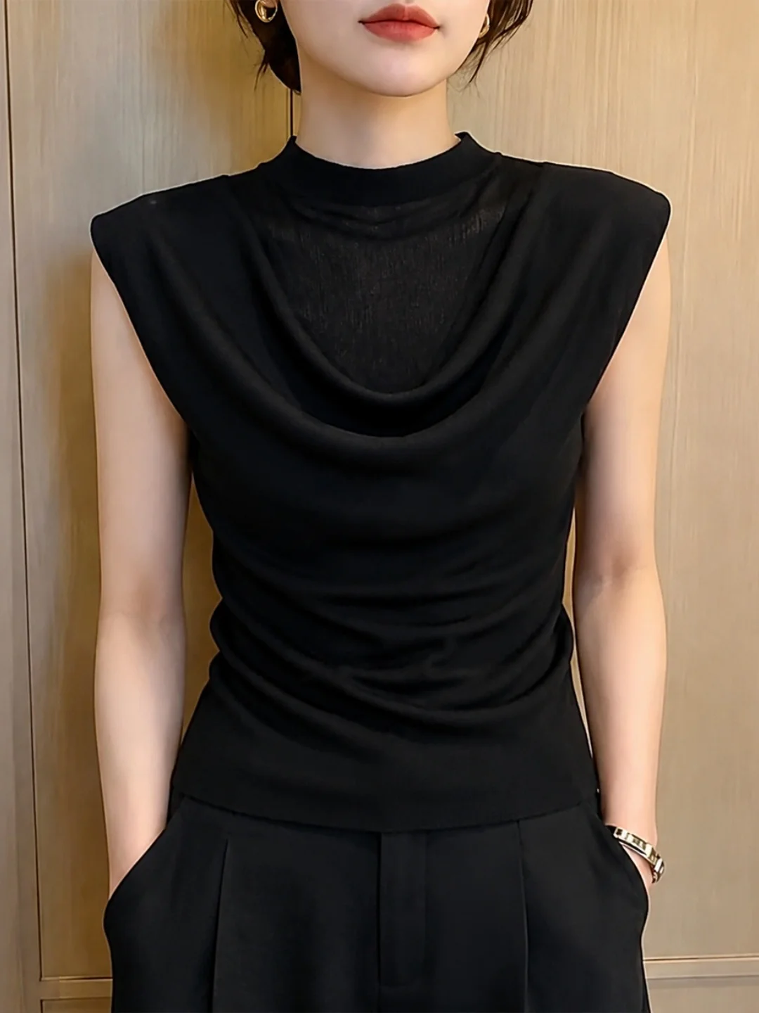 Slim Fit Pure Color Versatile Design Korean Style Women's Top Elegant Unique Summer New Arrival Silk Material Short Sleeve
Slim Fit Pure Color Versatile Design Korean Style Women's Top Elegant Unique Summer New Arrival Silk Material Short Sleeve