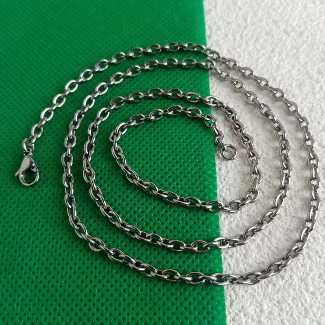 4.5mm Pure Titanium Round O-Link Chain Necklace, Hypoallergenic Lightweight Jewelry for Men & Women
4.5mm Pure Titanium Round O-Link Chain Necklace, Hypoallergenic Lightweight Jewelry for Men & Women