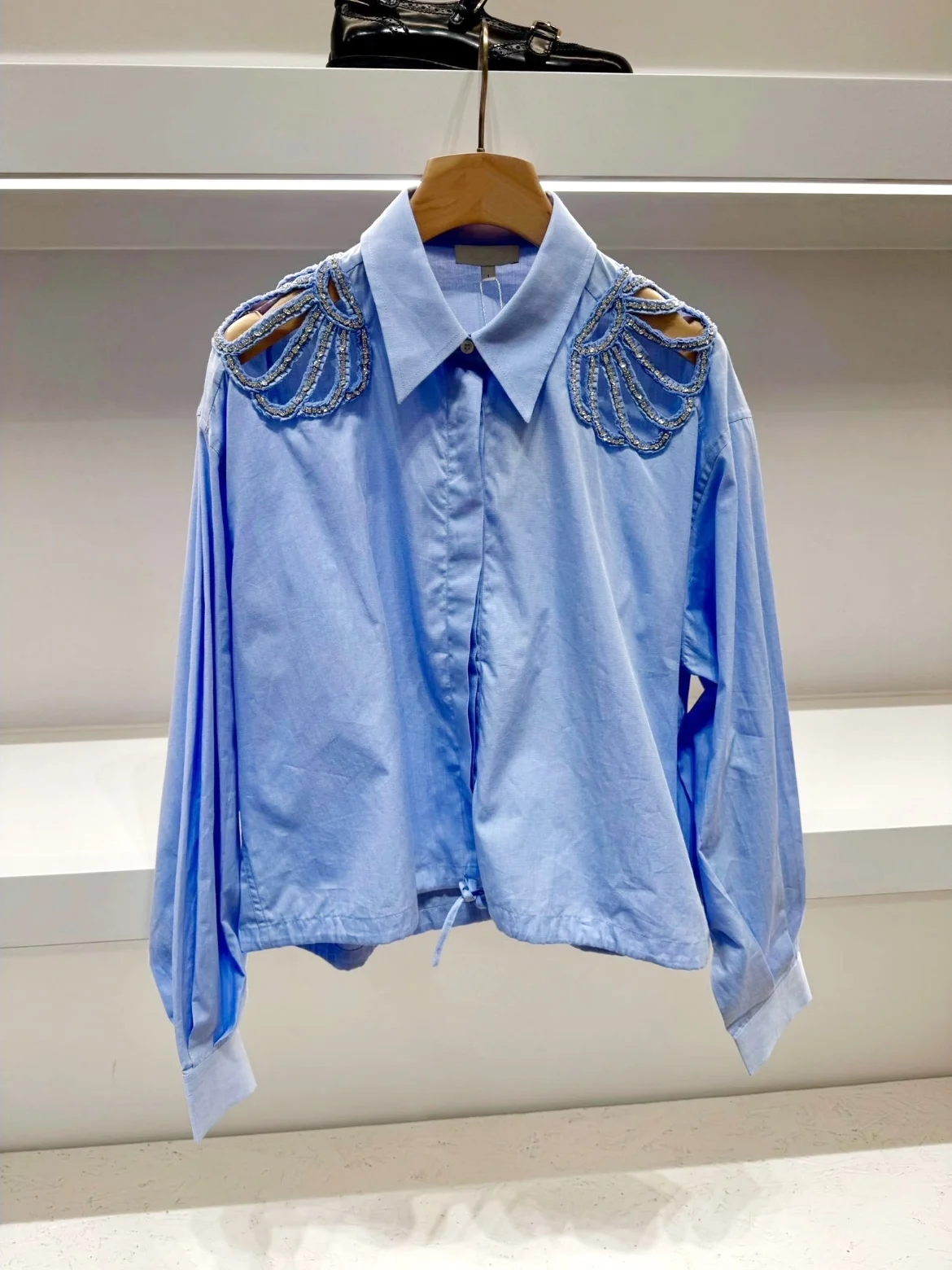 Blue Long Sleeve Shirt Hollow out Shoulder Diamond Waist Cinched Casual Style Women's Cotton Shirt Spring Summer 2026
Blue Long Sleeve Shirt Hollow out Shoulder Diamond Waist Cinched Casual Style Women's Cotton Shirt Spring Summer 2026