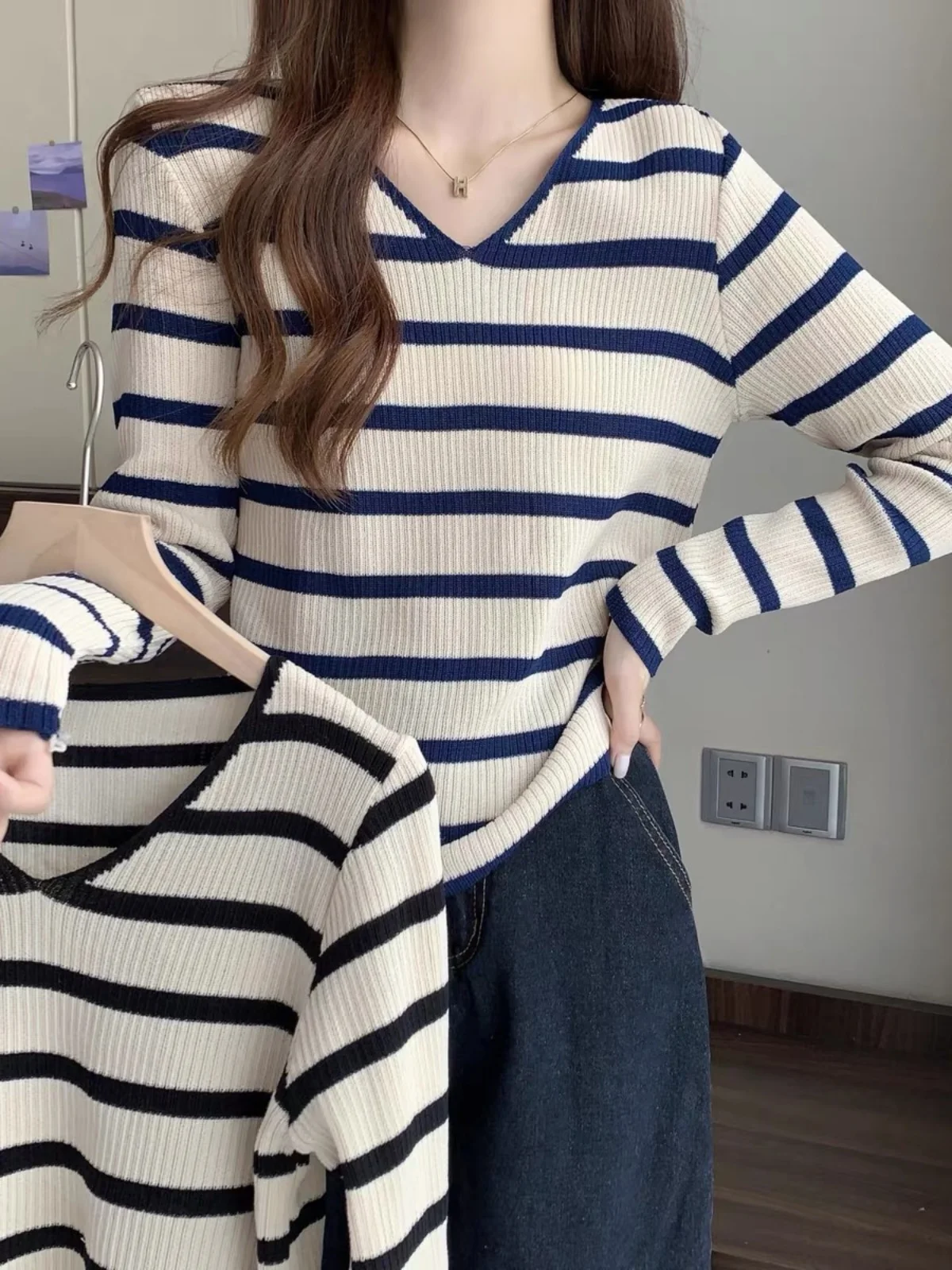 plus Size Women's Knitwear Early Autumn New Long Sve Striped V-Ne Faion Versatile Slimming Meat Covering Fat Sister Top
plus Size Women's Knitwear Early Autumn New Long Sve Striped V-Ne Faion Versatile Slimming Meat Covering Fat Sister Top