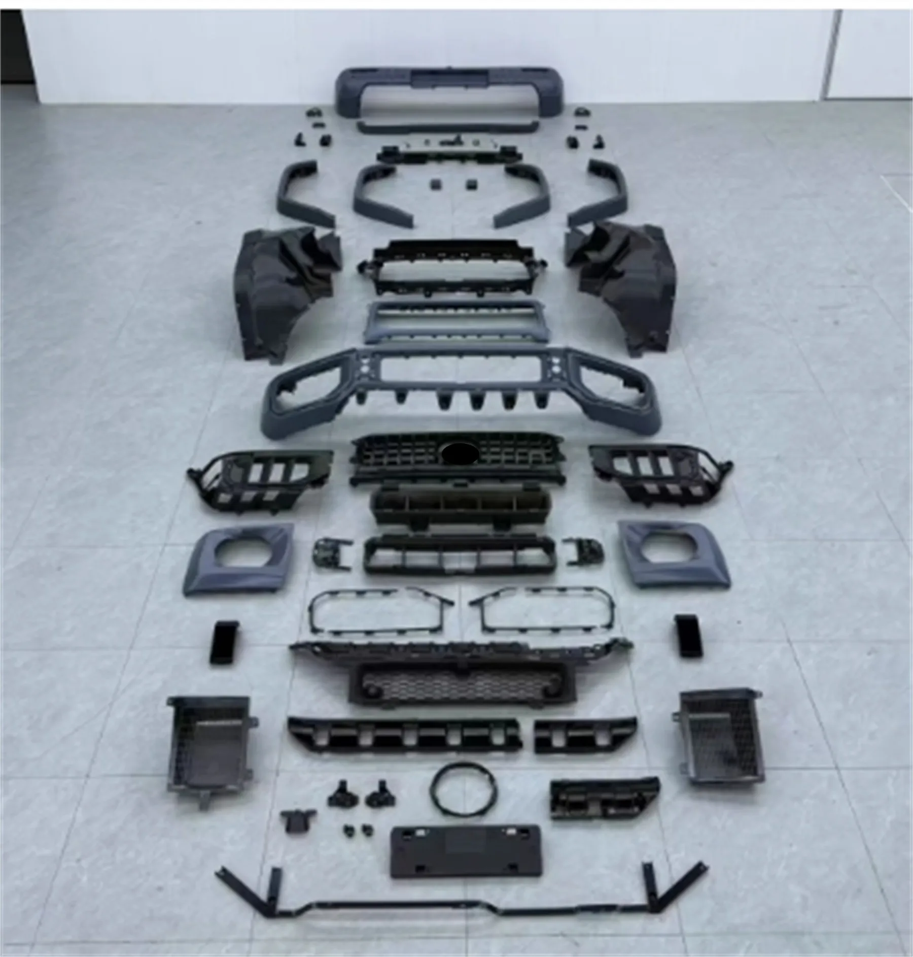 Car Body Kit Front Rear Bumper Wheel Brow Fender Grille Fog lamp frame for Mercedes-Benz G-Class W464 W465 upgraded G63 AMG 2025
Car Body Kit Front Rear Bumper Wheel Brow Fender Grille Fog lamp frame for Mercedes-Benz G-Class W464 W465 upgraded G63 AMG 2025