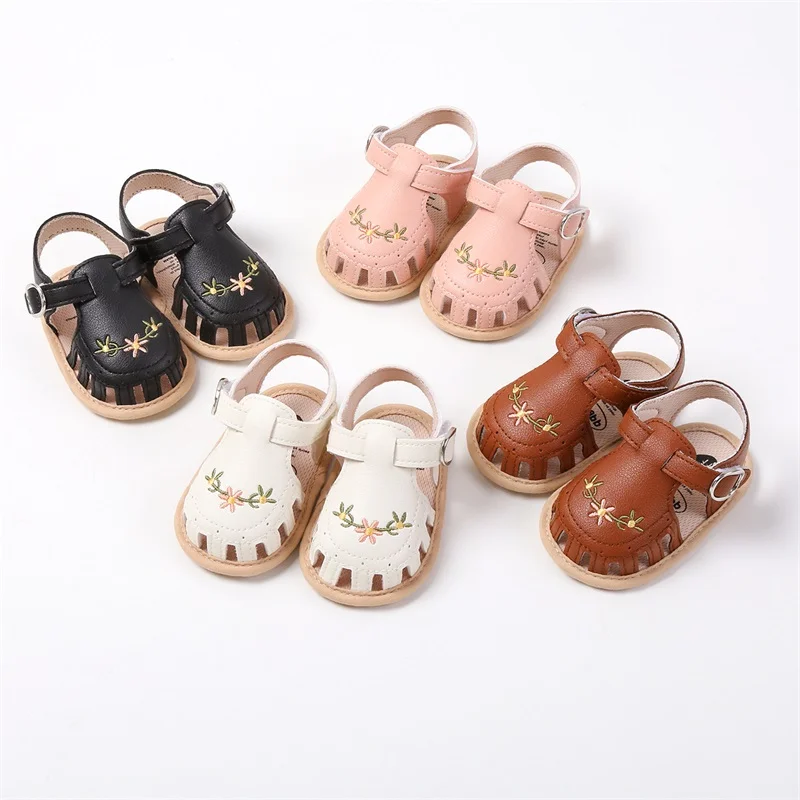 Новые сандалии из искусственной кожи с цветочной вышивкой для маленьких девочек, летние туфли принцессы на мягкой подошве на плоской подошве, нескользящие детские первые ходунки
Новые сандалии из искусственной кожи с цветочной вышивкой для маленьких девочек, летние туфли принцессы на мягкой подошве на плоской подошве, нескользящие детские первые ходунки