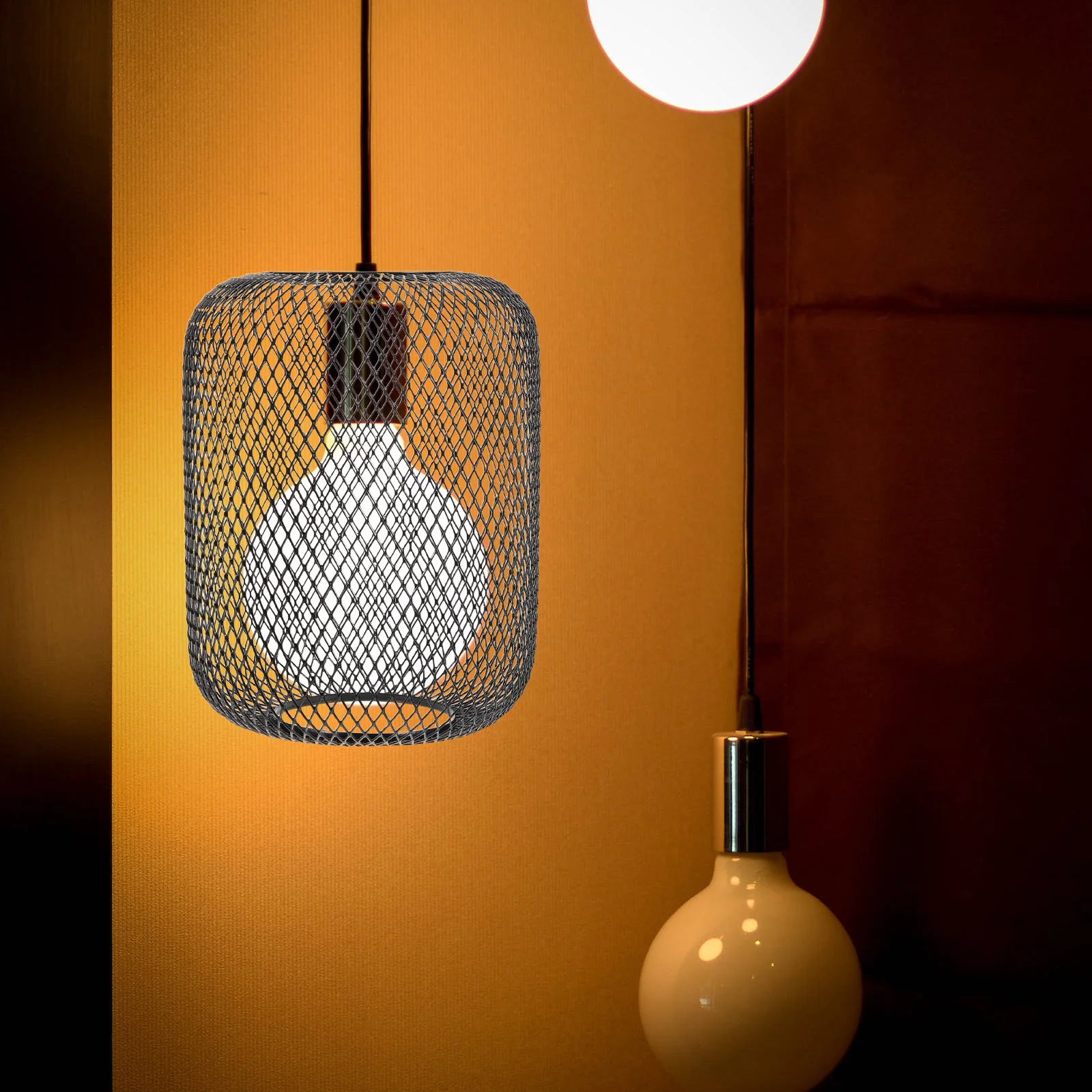 Металлический подвесной светильник, промышленный сетчатый дизайн для домашнего бара, ресторана, отеля, потолочный светильник, абажур, декоративное освещение
Металлический подвесной светильник, промышленный сетчатый дизайн для домашнего бара, ресторана, отеля, потолочный светильник, абажур, декоративное освещение