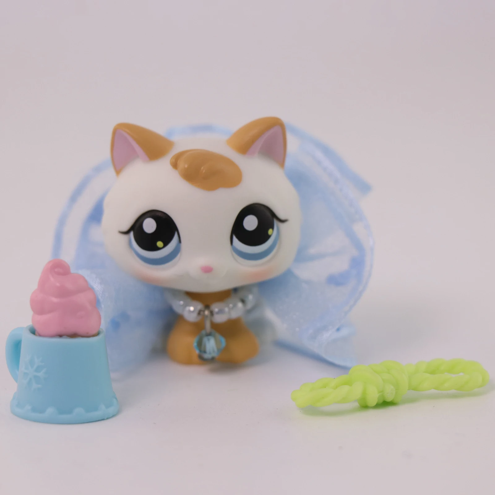 LPS Minilpsshop Bobble Head Toy Kitten Animal and Accessories Children's Gift for Boy and Gir Gift Collectible
LPS Minilpsshop Bobble Head Toy Kitten Animal and Accessories Children's Gift for Boy and Gir Gift Collectible