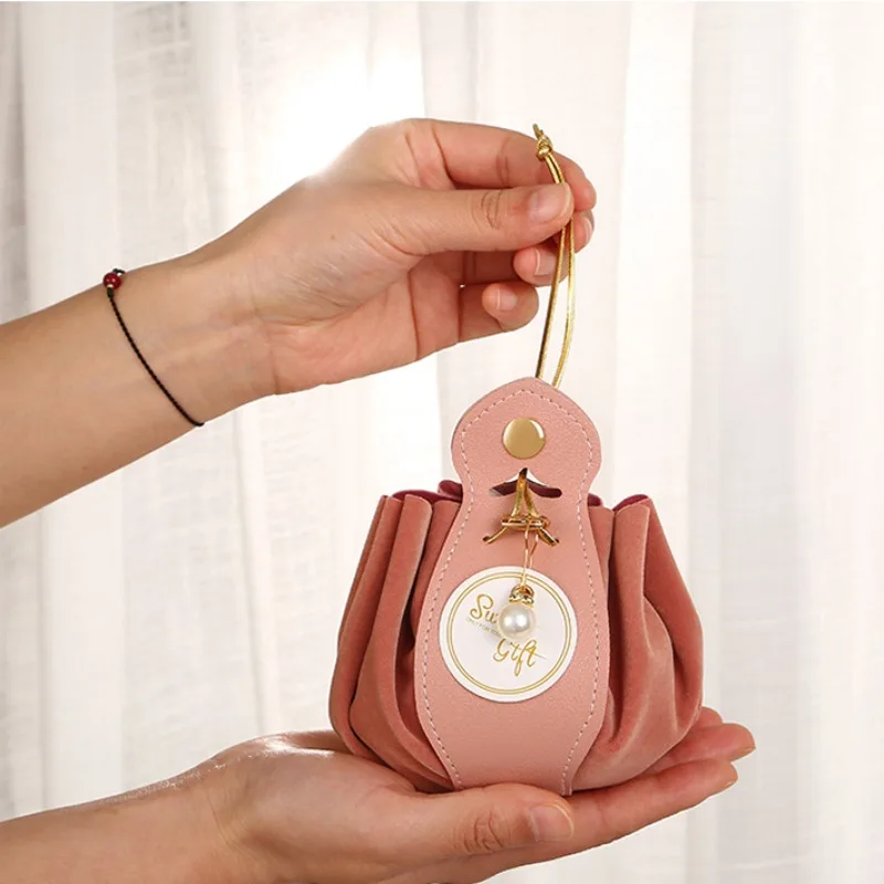 10psc Flocking Gift Packaging Bag Wedding Party Birthday Gift for Guest Souvenirs Portable Candy Cookies Gift Bags Box Packaging
10psc Flocking Gift Packaging Bag Wedding Party Birthday Gift for Guest Souvenirs Portable Candy Cookies Gift Bags Box Packaging