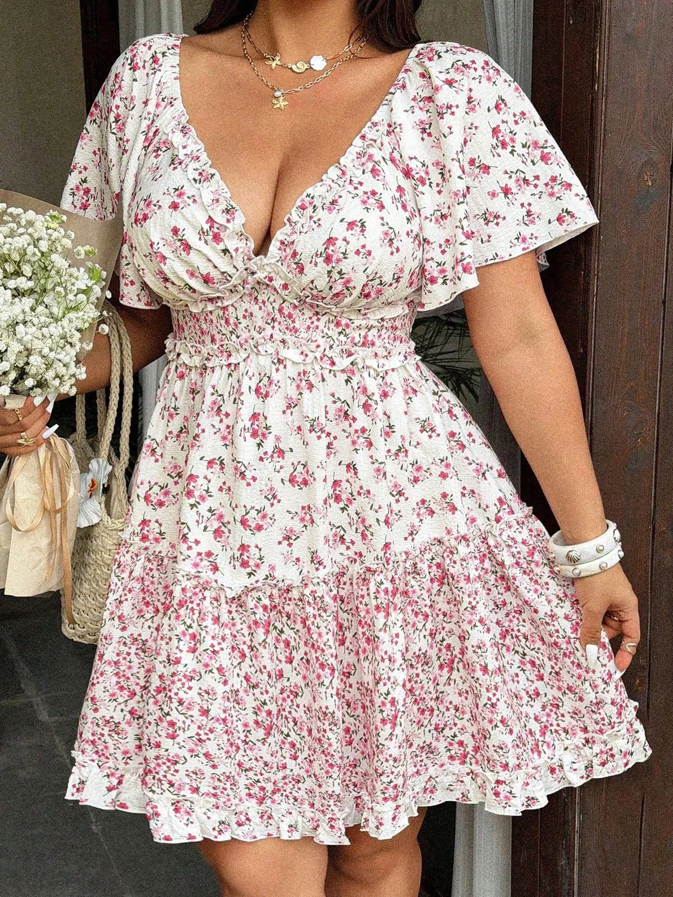 Plus Size Casual Ditsy Floral Ruffle Tiered Dress
Plus Size Casual Ditsy Floral Ruffle Tiered Dress