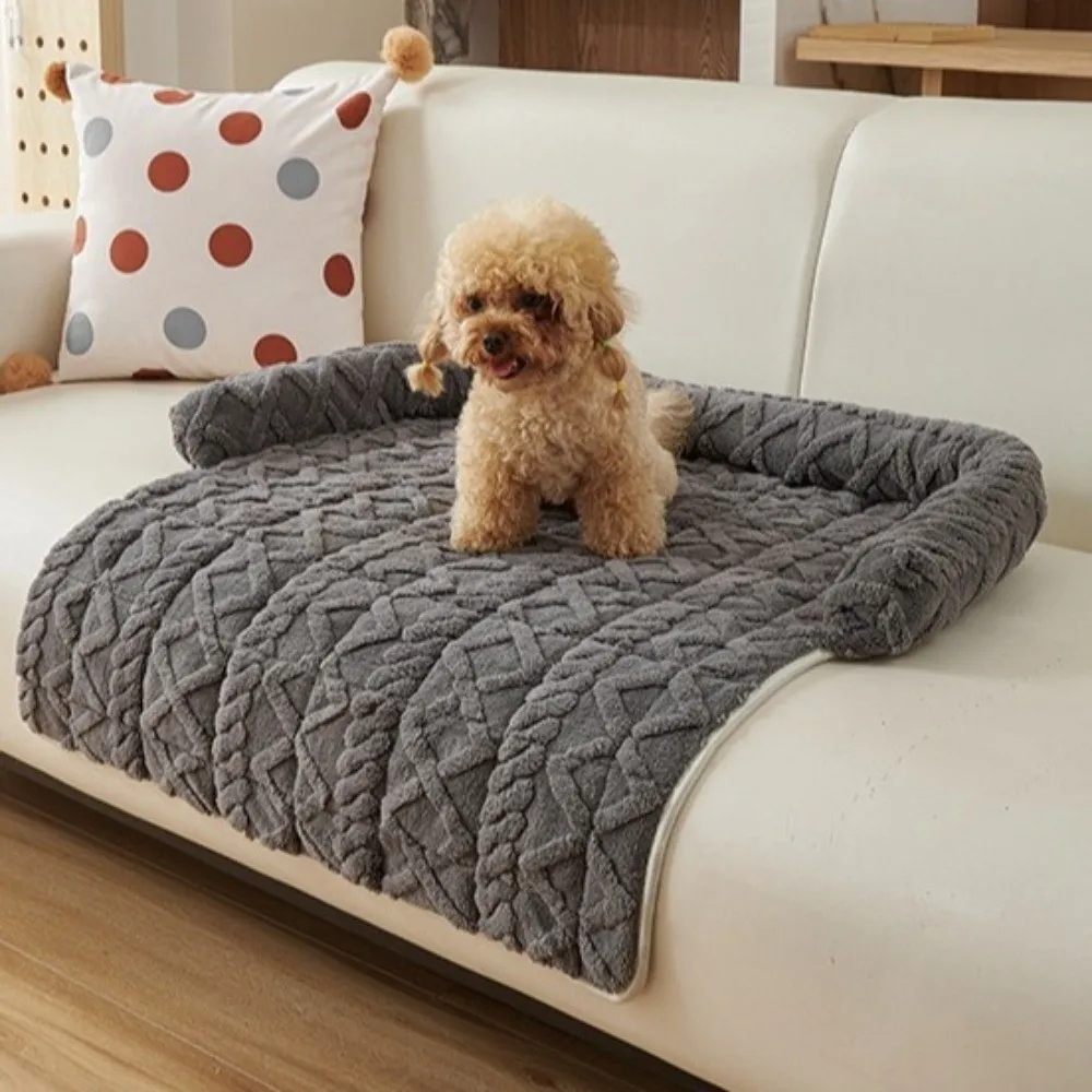 Skin Friendly Non-Slip Pet Sofa Bed Scratch Resistant Thickened Pet Plush Blanket Wear-resistant with Pillow Cat Bed Mat Winter
Skin Friendly Non-Slip Pet Sofa Bed Scratch Resistant Thickened Pet Plush Blanket Wear-resistant with Pillow Cat Bed Mat Winter