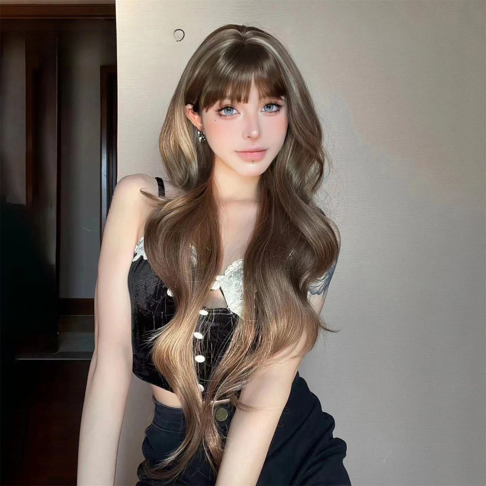 Wig female high temperature silk with bangs gradual change brown long curly hair big wave simulation scalp woven headgear
Wig female high temperature silk with bangs gradual change brown long curly hair big wave simulation scalp woven headgear