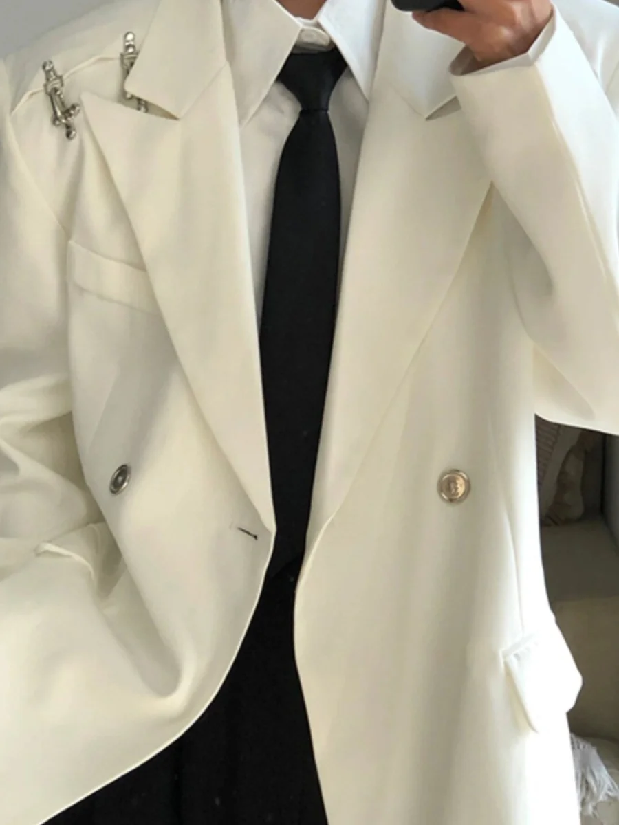 Белый мужской пиджак с пуговицами, повседневный, с подплечниками, молодежный тренд, с длинными рукавами, однотонный, осенняя мода
Белый мужской пиджак с пуговицами, повседневный, с подплечниками, молодежный тренд, с длинными рукавами, однотонный, осенняя мода