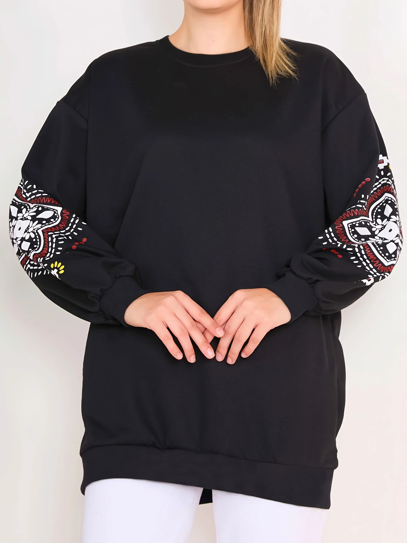 Plus-size Women's Boho-chic Crew Neck Top with Ethnic Print Cuffs, for Daily Outings, Casual Gatherings & Weekend Shopping.
Plus-size Women's Boho-chic Crew Neck Top with Ethnic Print Cuffs, for Daily Outings, Casual Gatherings & Weekend Shopping.
