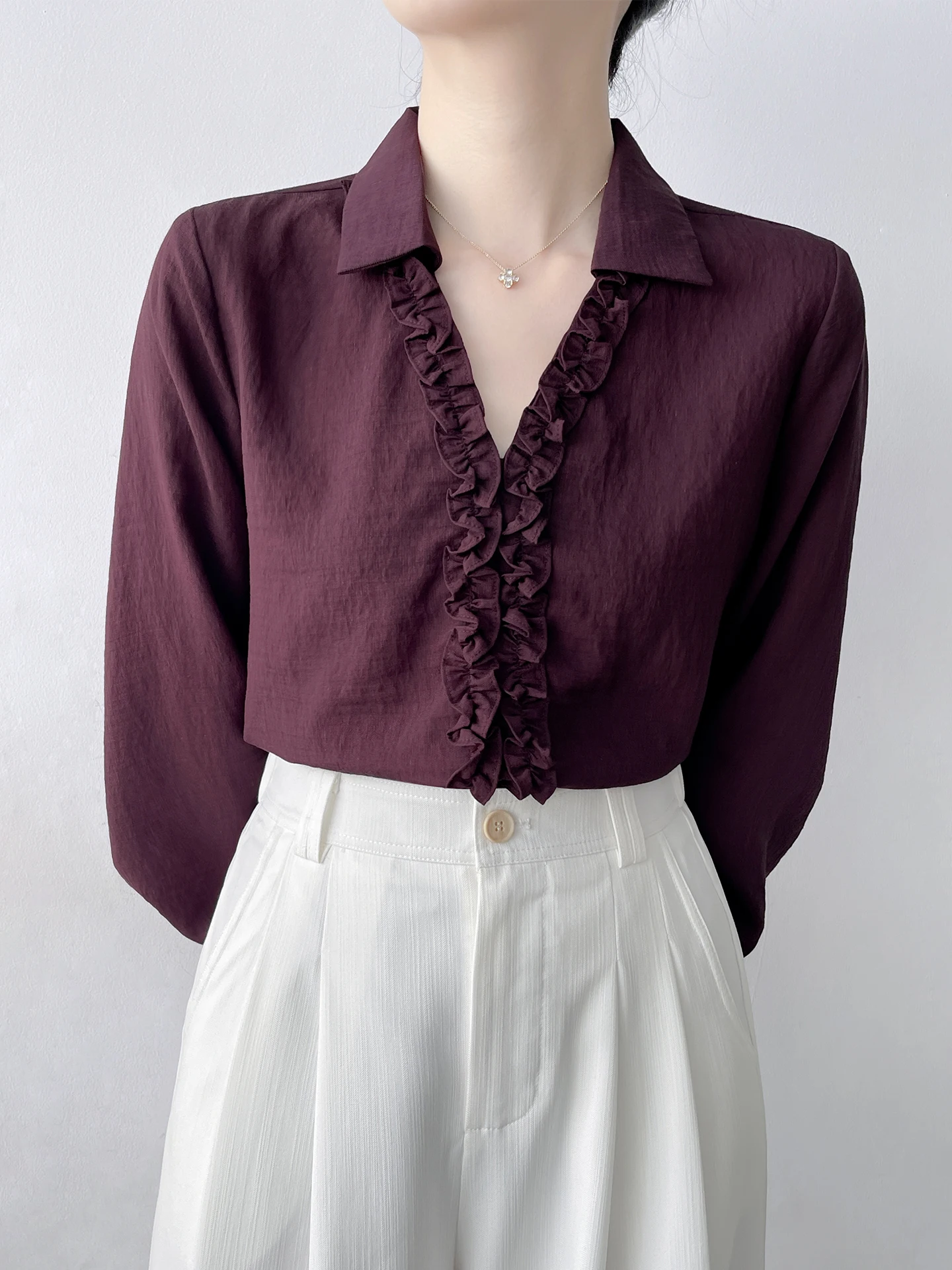 Корейский дизайн, V-образный вырез, кружевная отделка, женская элегантная базовая блузка с длинным рукавом для повседневной носки, прямой крой, модная, для многослойных образов
Корейский дизайн, V-образный вырез, кружевная отделка, женская элегантная базовая блузка с длинным рукавом для повседневной носки, прямой крой, модная, для многослойных образов