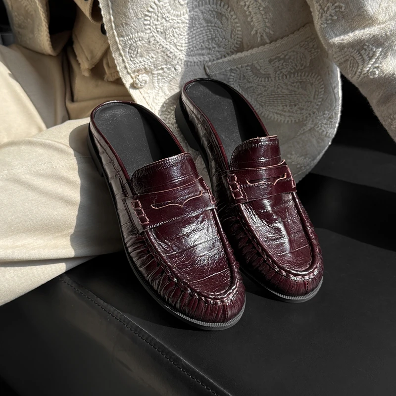 Женские модные тапочки высшего качества из натуральной кожи, летние туфли без шнуровки, повседневные лоферы, лаконичная прогулочная обувь, размеры 34-40
Женские модные тапочки высшего качества из натуральной кожи, летние туфли без шнуровки, повседневные лоферы, лаконичная прогулочная обувь, размеры 34-40