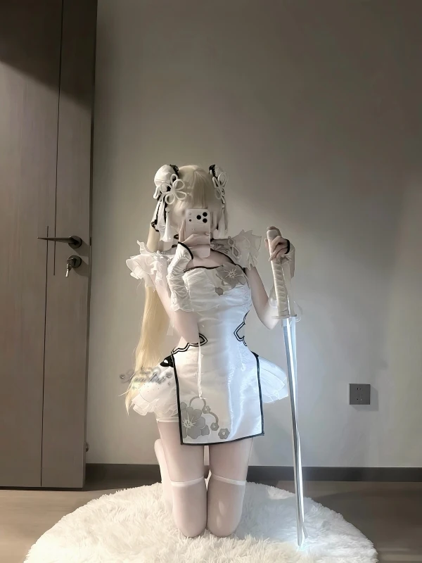 Sweet And Spicy New Chinese Style Maid Uniform Set Hollow out Print Puffy Skirt Qipao Dress Short Sleeve Zipper Closure
Sweet And Spicy New Chinese Style Maid Uniform Set Hollow out Print Puffy Skirt Qipao Dress Short Sleeve Zipper Closure