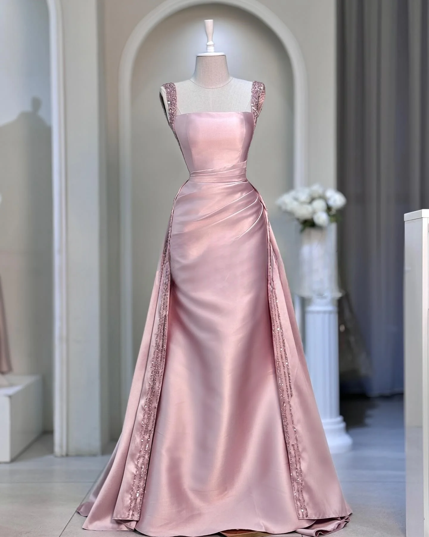 Customized Sparkly Satin A-Line Cap Sleeve Sequined Evening Dresses Strapless Sleeveless Panel Train Bespoke Occasion
Customized Sparkly Satin A-Line Cap Sleeve Sequined Evening Dresses Strapless Sleeveless Panel Train Bespoke Occasion