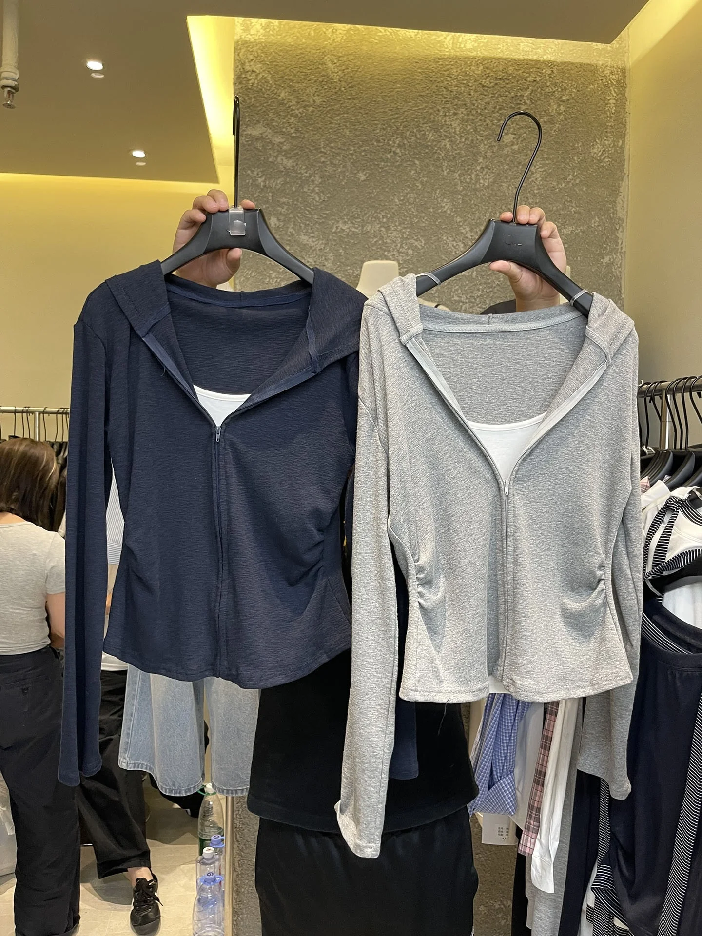 Женская толстовка Slim Fit с длинным рукавом, имитация двухслойности, в корейском стиле, для ранней осени, большие размеры, повседневная одежда
Женская толстовка Slim Fit с длинным рукавом, имитация двухслойности, в корейском стиле, для ранней осени, большие размеры, повседневная одежда