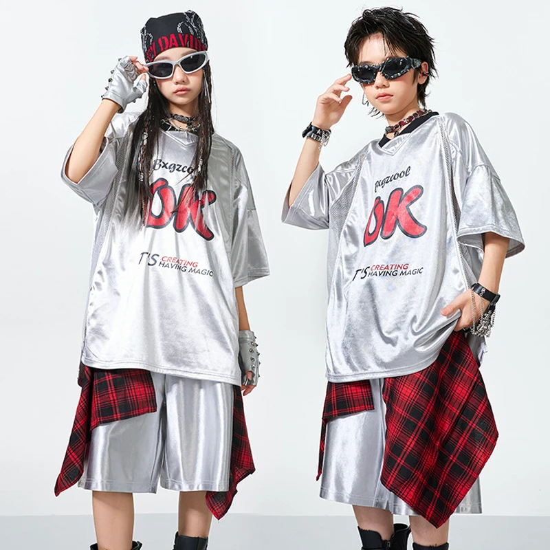 Модный костюм для джазовых танцев для девочек, одежда для танцев в стиле хип-хоп для мальчиков, серебряные костюмы для уличных танцев, детская одежда для бальных танцев, SL13360
Модный костюм для джазовых танцев для девочек, одежда для танцев в стиле хип-хоп для мальчиков, серебряные костюмы для уличных танцев, детская одежда для бальных танцев, SL13360