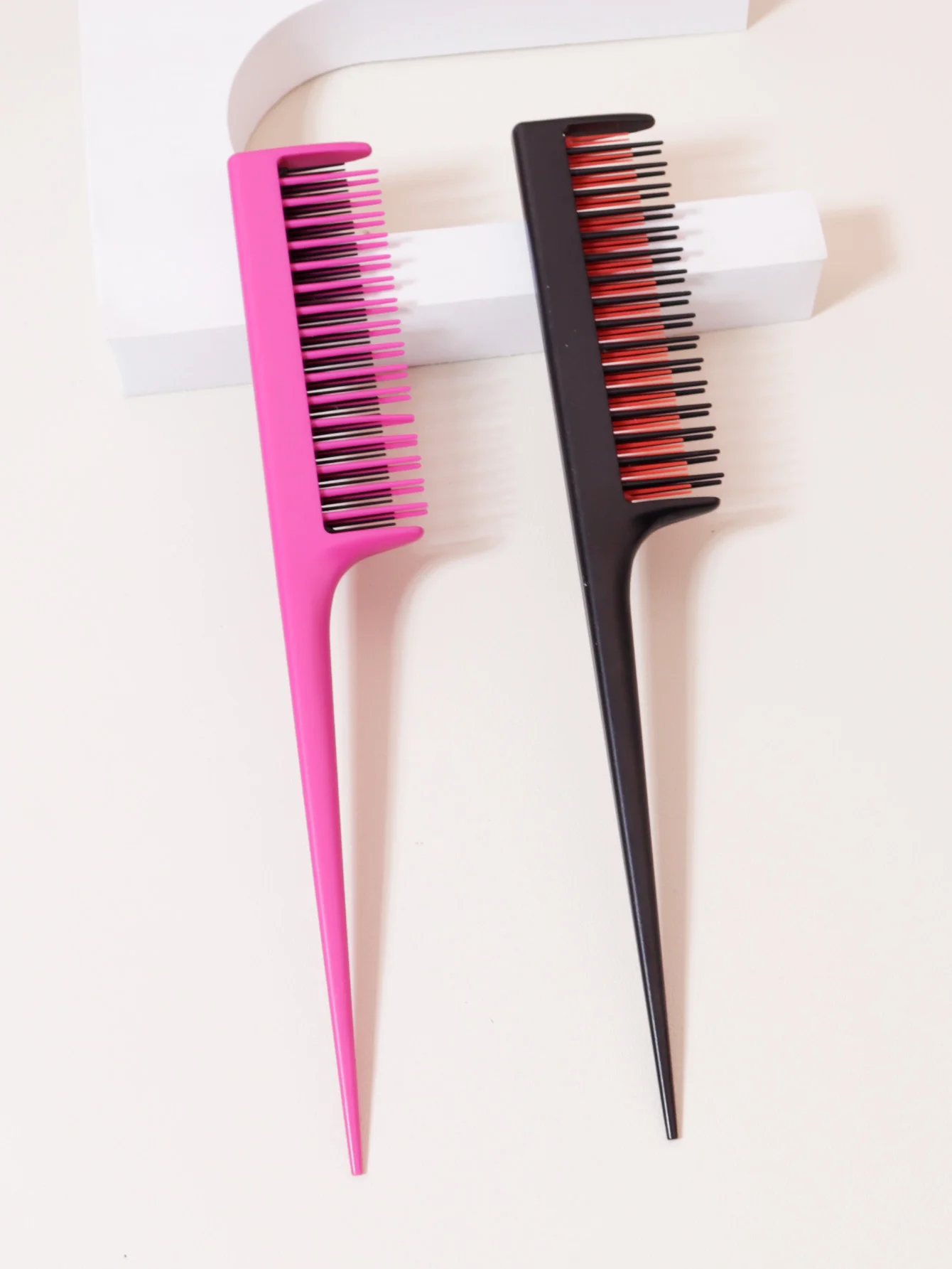 Three layer comb, styling tool, structured layered mouse tail comb, used for combing the back roots, evening styling
Three layer comb, styling tool, structured layered mouse tail comb, used for combing the back roots, evening styling