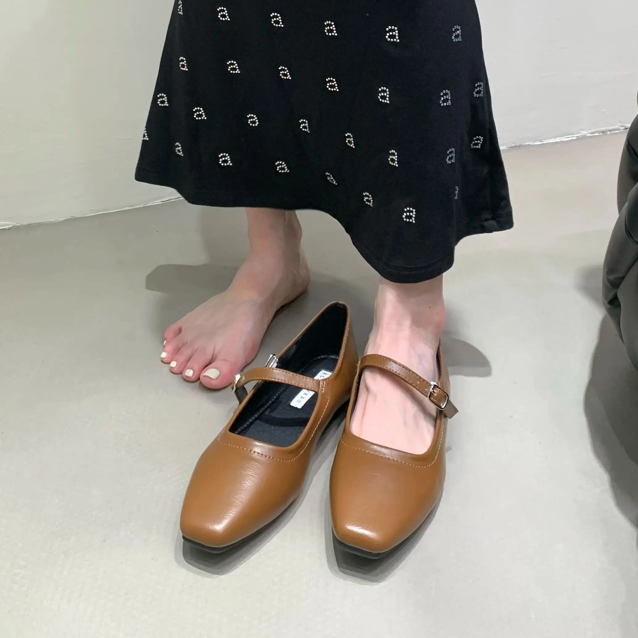 Bailamos Spring New Women Flat Shoes Fashion Gold Ladies Soft Flat Heel Mary Jane Shoes Casual Outdoor Dress Ballerinas Shoes
Bailamos Spring New Women Flat Shoes Fashion Gold Ladies Soft Flat Heel Mary Jane Shoes Casual Outdoor Dress Ballerinas Shoes