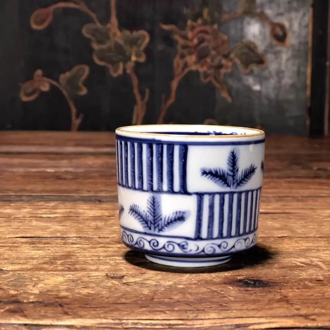Chinese Blue and White Porcelain Teacup Cup Flowers Pattern modern exquisite handicrafts
Chinese Blue and White Porcelain Teacup Cup Flowers Pattern modern exquisite handicrafts