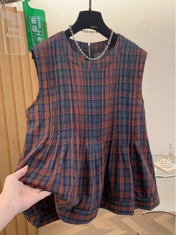 Fashionable Summer Sleeveless Plaid round Neck Shirt Women's New Style Age-Defying Gored Hem Vest Top European Style Clothing
Fashionable Summer Sleeveless Plaid round Neck Shirt Women's New Style Age-Defying Gored Hem Vest Top European Style Clothing