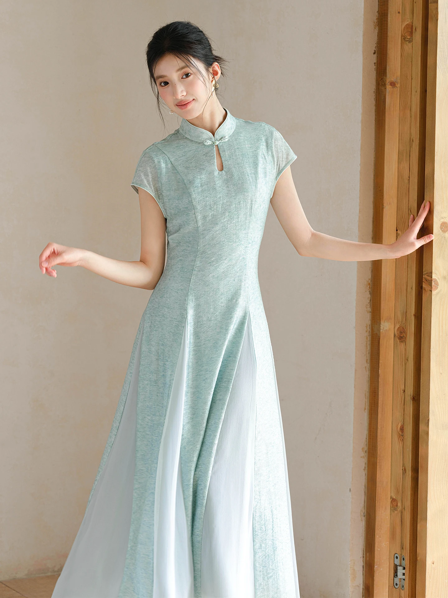 Летнее женское платье А-силуэта в китайском национальном стиле, улучшенное, с коротким рукавом, длинное
Летнее женское платье А-силуэта в китайском национальном стиле, улучшенное, с коротким рукавом, длинное