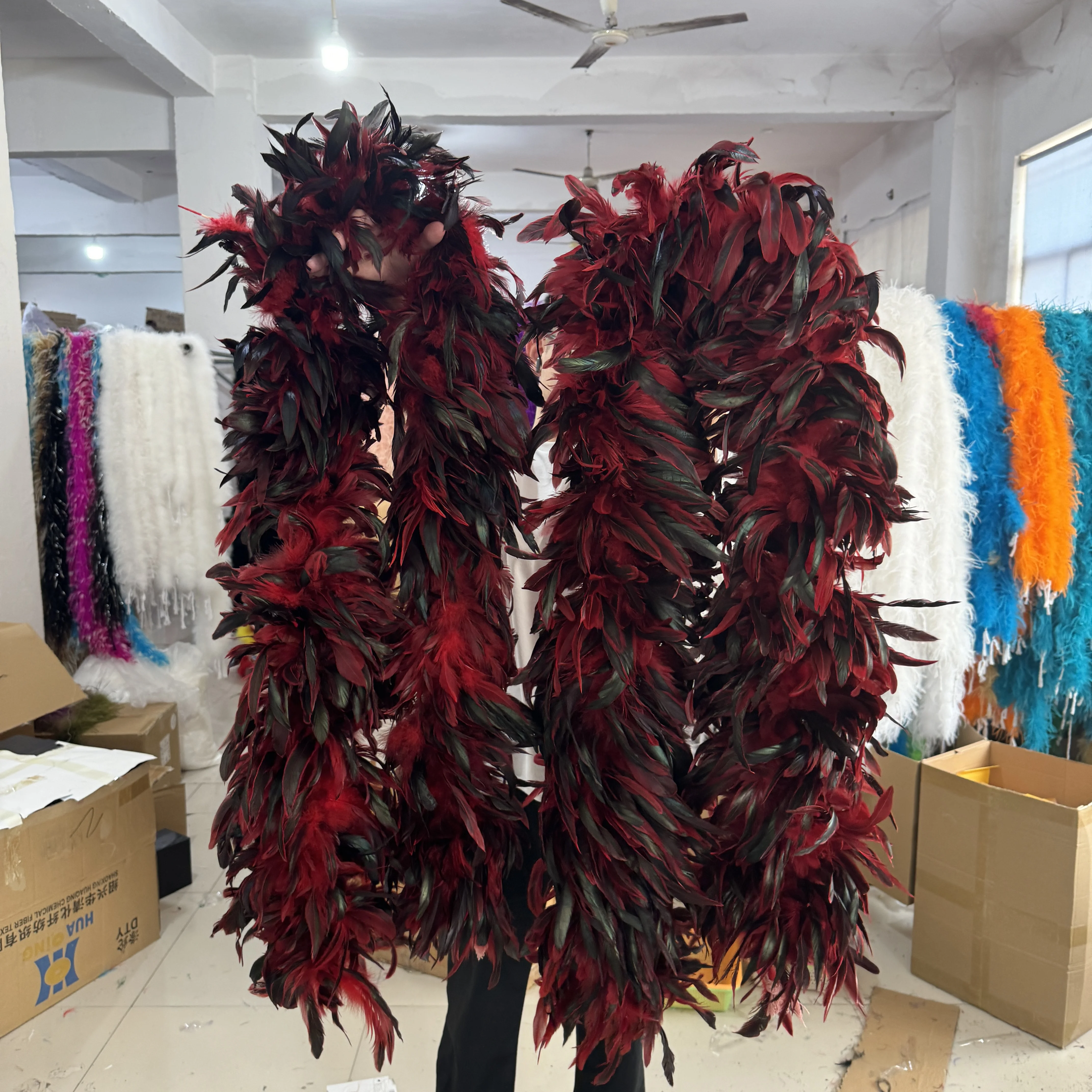 2Meters Rooster Chicken Feathers Boa DIY Scarf Long Plumes for Crafts Shawl Wedding Party Clothing Carnival Cosplay Decoration
2Meters Rooster Chicken Feathers Boa DIY Scarf Long Plumes for Crafts Shawl Wedding Party Clothing Carnival Cosplay Decoration